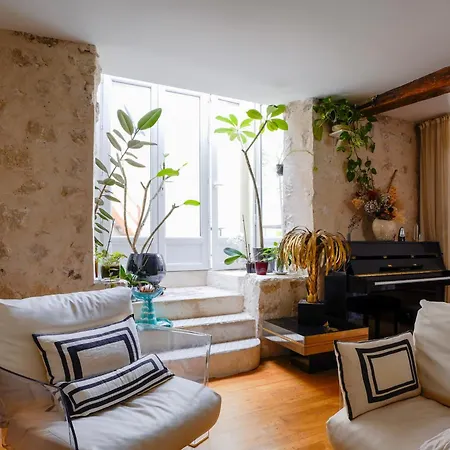 Chic With Private Terrace