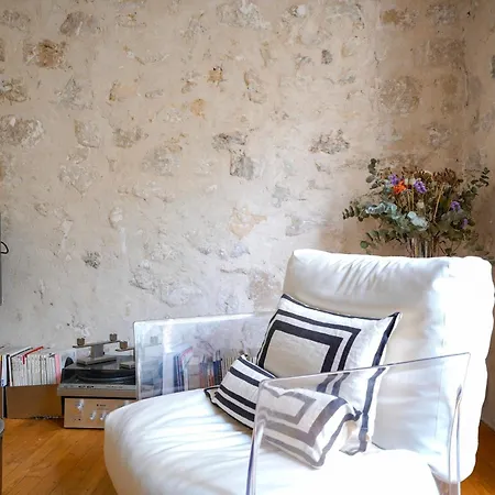 Chic With Private Terrace Paris