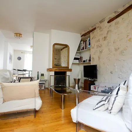 Chic With Private Terrace Parijs