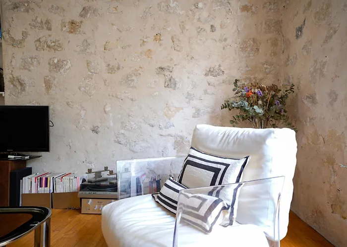Chic With Private Terrace Parijs